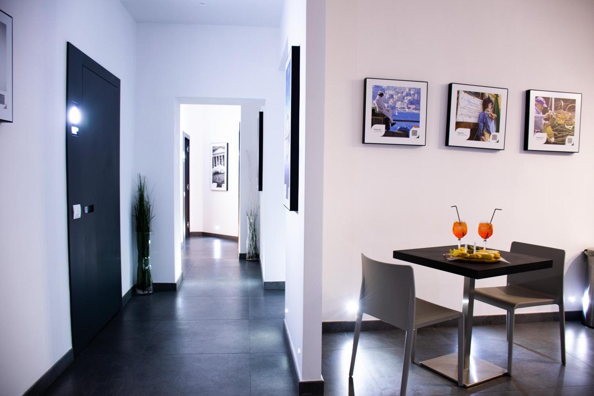 Megaris Luxury Suite Rooms Neapel Exteriör bild